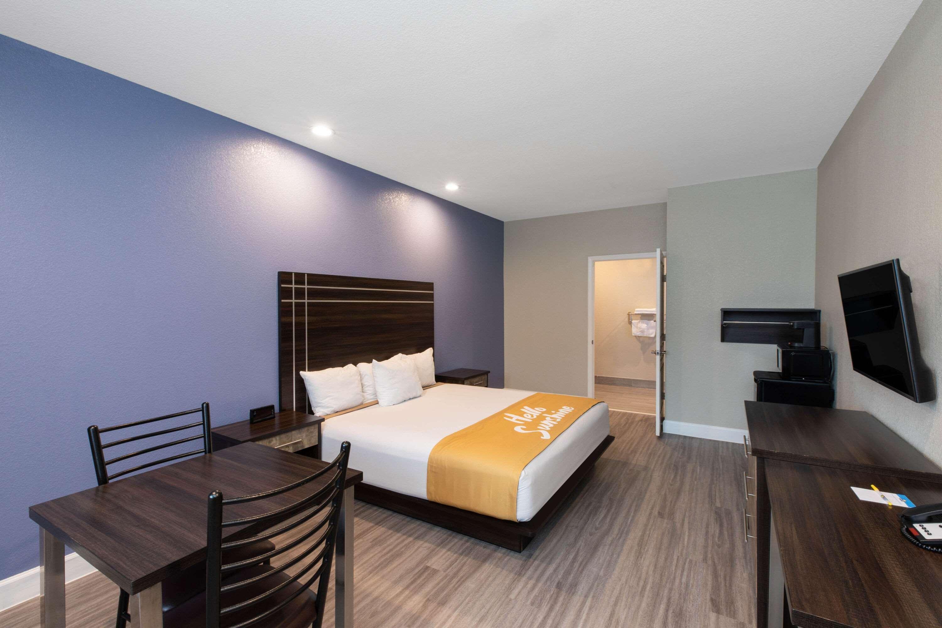 Days Inn & Suites By Wyndham La Porte Dış mekan fotoğraf