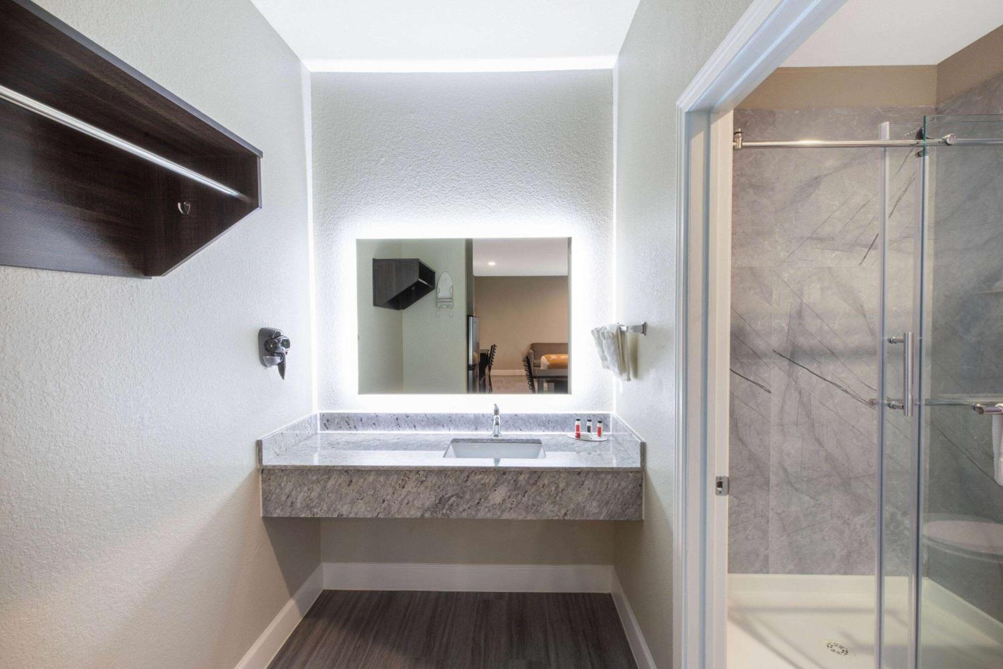 Days Inn & Suites By Wyndham La Porte Dış mekan fotoğraf