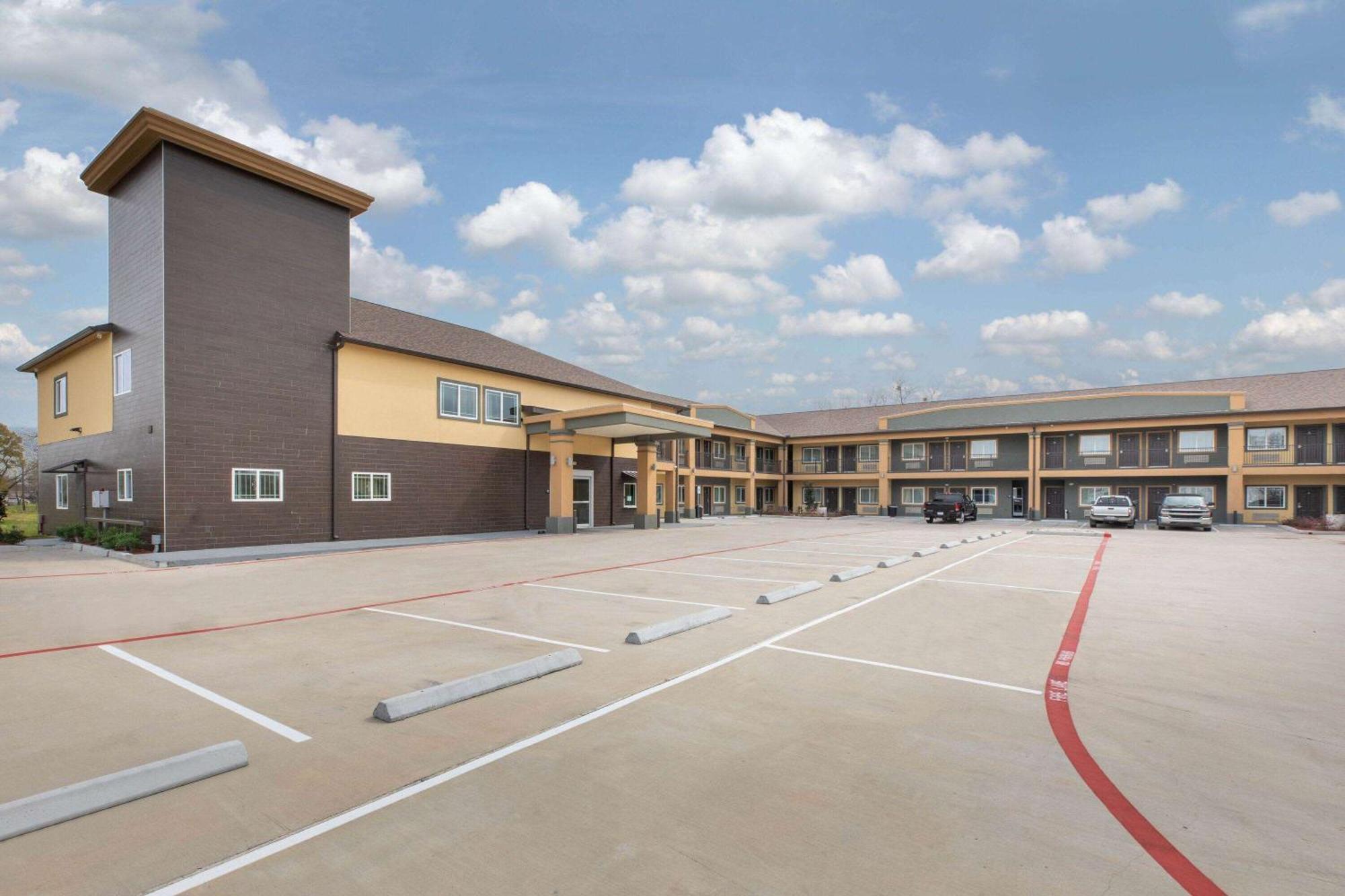 Days Inn & Suites By Wyndham La Porte Dış mekan fotoğraf