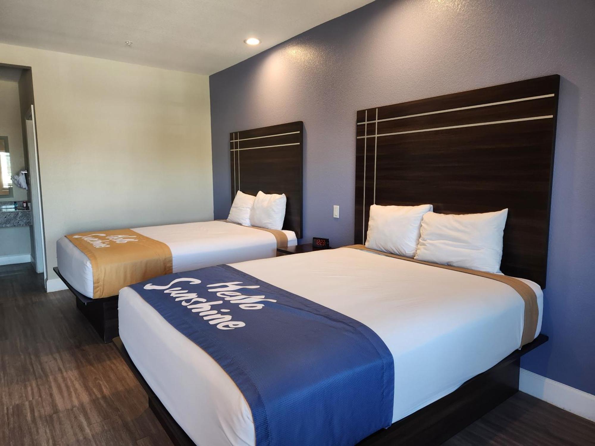 Days Inn & Suites By Wyndham La Porte Dış mekan fotoğraf